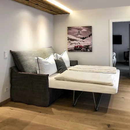 Erwin Huettl Iii Homestay
